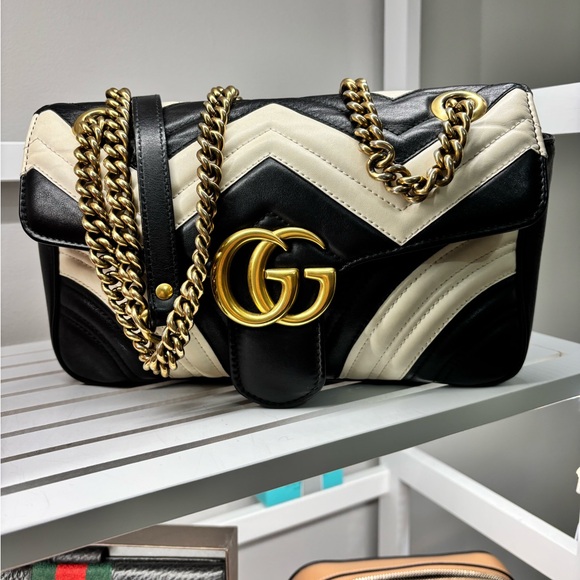 Gucci Handbags - Gucci marmont crossbody